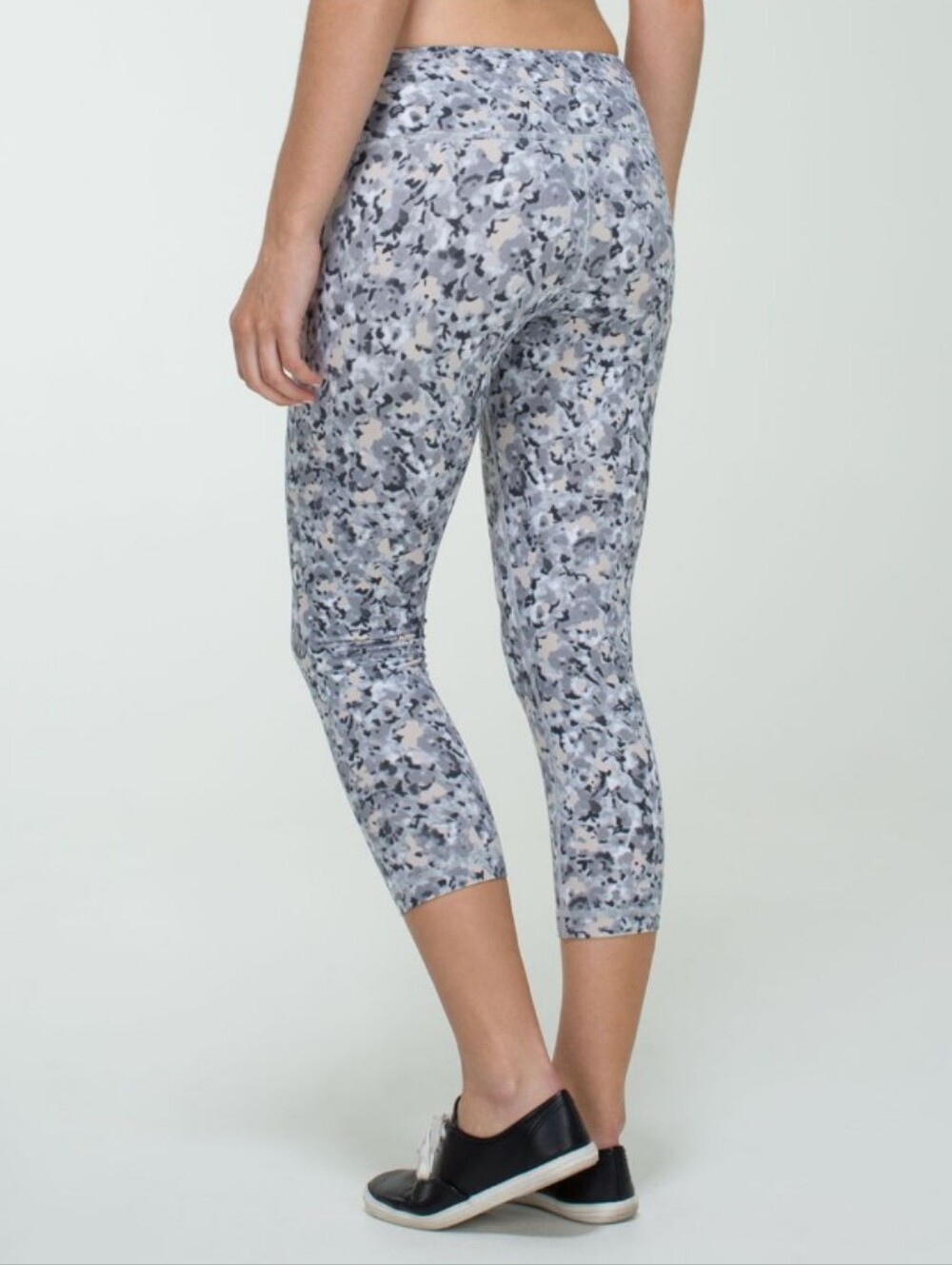 Light Gray Camo Print Cropped Textured Leggings Lulu Wunder Under Crop